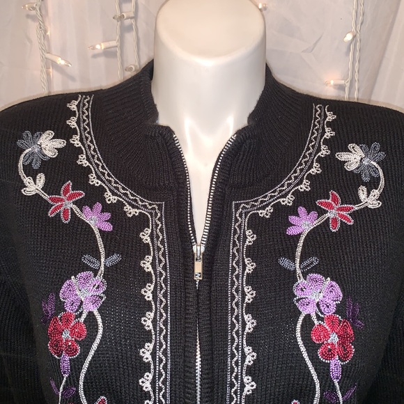 DRESS BARN ⭐️ Embroidered Zippered Cardigan - Picture 2 of 8